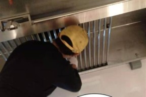 油烟机烟道里有油怎么清洗？清洁步骤和注意事项是什么？