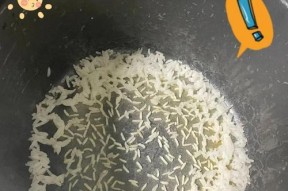 电饭煲里的大米硬了怎么办（如何处理硬了的大米）