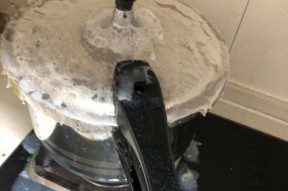 电压力锅锅盖漏气怎么办？如何快速解决？