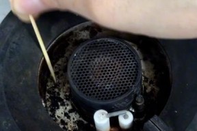 燃气灶油污清洗方法？如何快速去除油渍保持清洁？