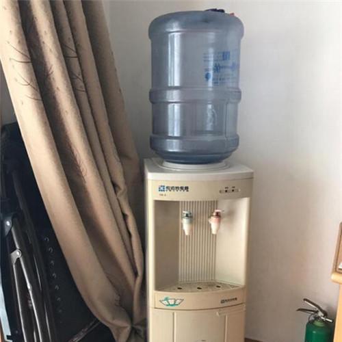 饮水机被砸后如何进行快速修复？需要哪些工具和步骤？  第2张