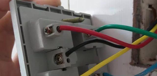 扁平缝隙充电器接线方法是什么？接线时应注意什么？  第2张